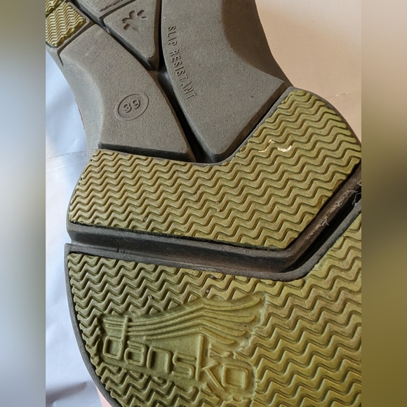 Dansko Slip Resistant Brown and Green, Leather Shoes, Size 39 - Picture 8 of 9